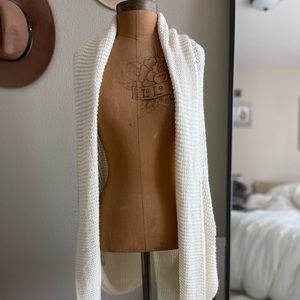 Express Women’s Slouch Sweater in Cream
